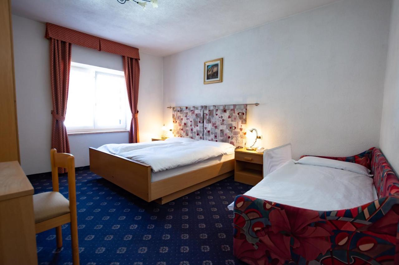 Hotel Nes Crepes Pozza di Fassa Ngoại thất bức ảnh