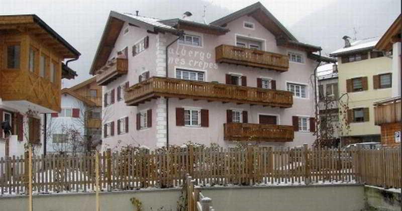 Hotel Nes Crepes Pozza di Fassa Ngoại thất bức ảnh